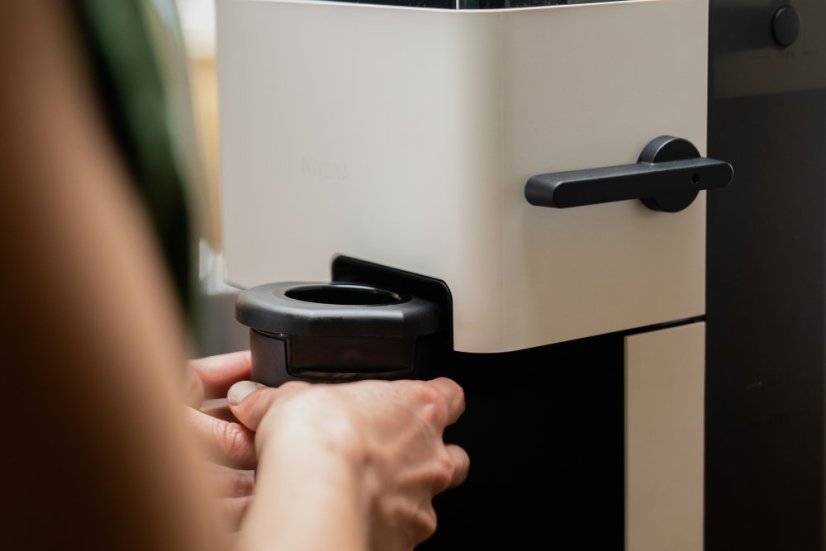 Poloautomatický kávovar NIVONA CUBE 4102 + Cestovná taška zadarmo